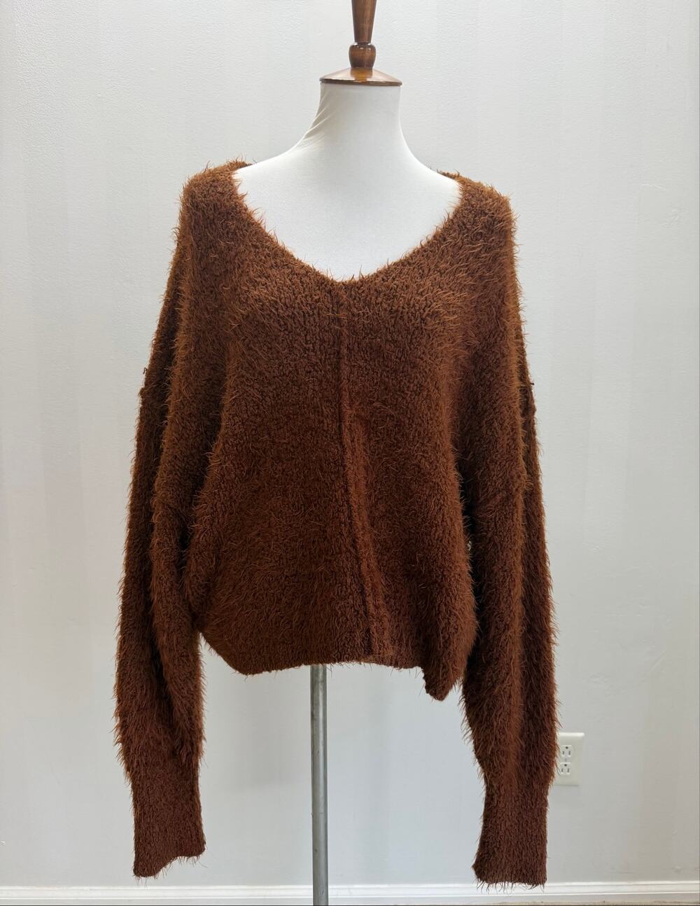 Free People Brown Fuzzy Eyelash Knit V-Neck Oversized Sweater Sz M